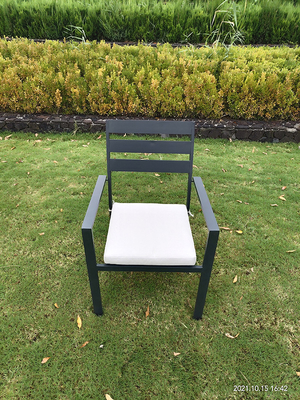 64cm Tinggi Sandaran Tangan Aluminium Stacking Chair Outdoor Powder Coating